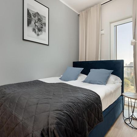 Business Center Apartments Warsaw Wola By Noclegi Renters Екстер'єр фото