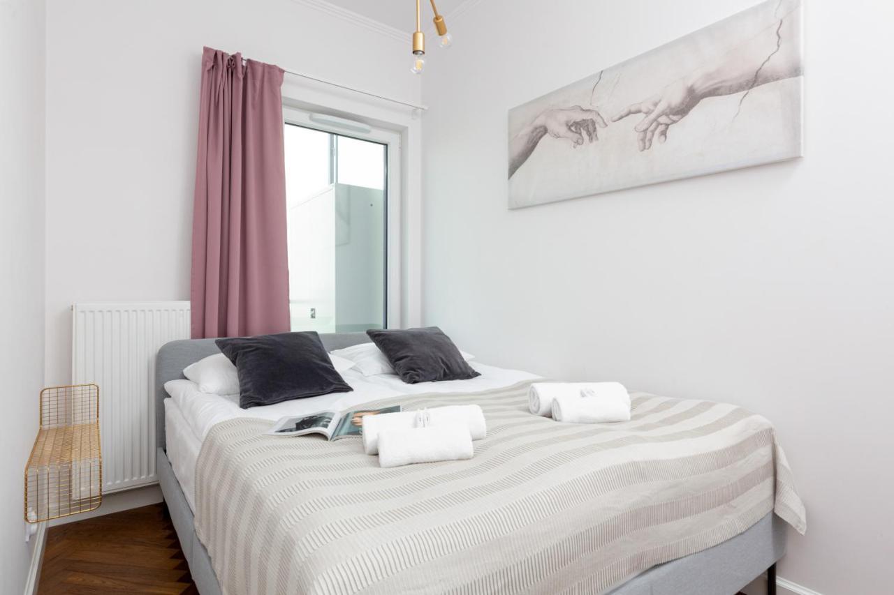 Business Center Apartments Warsaw Wola By Noclegi Renters Екстер'єр фото
