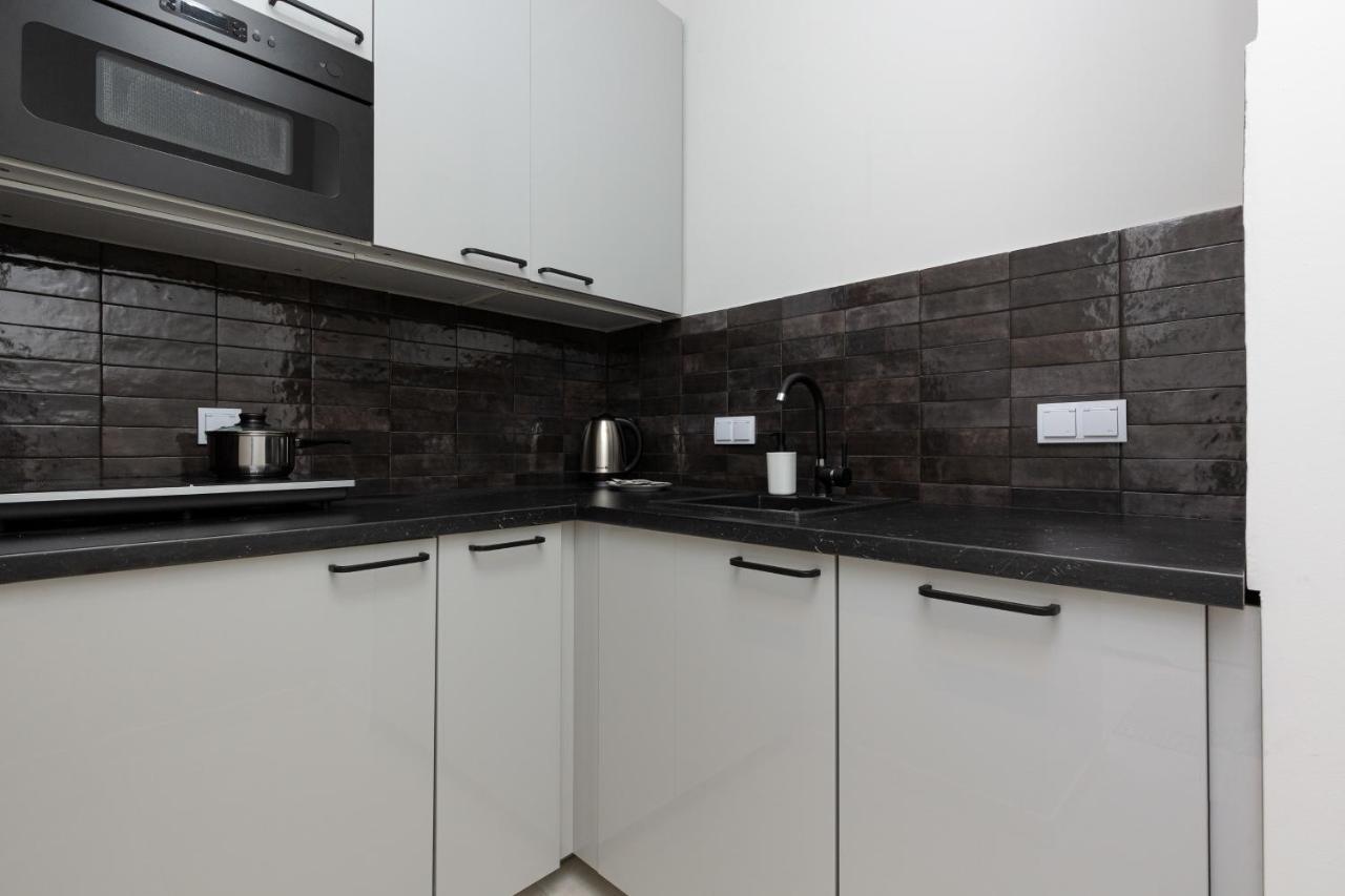 Business Center Apartments Warsaw Wola By Noclegi Renters Екстер'єр фото