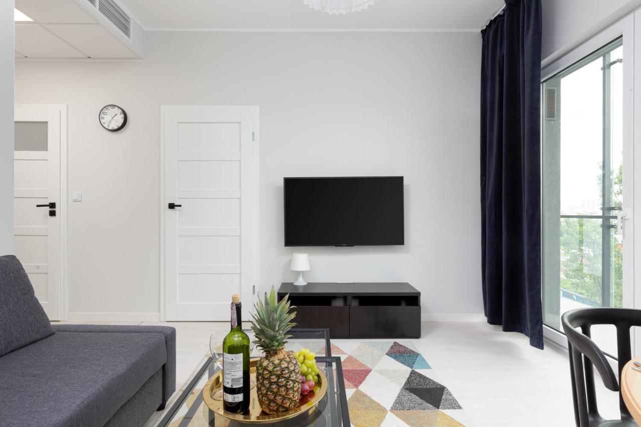 Business Center Apartments Warsaw Wola By Noclegi Renters Екстер'єр фото