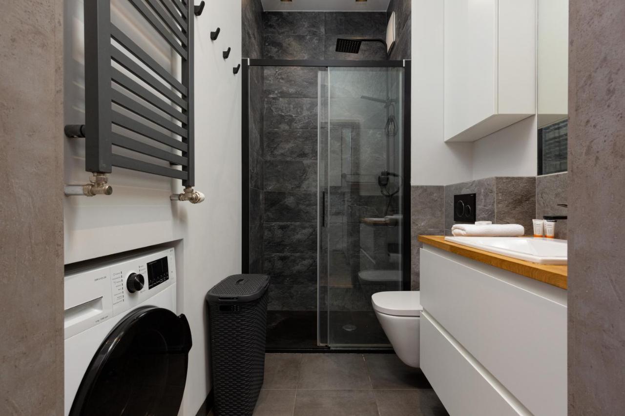 Business Center Apartments Warsaw Wola By Noclegi Renters Екстер'єр фото