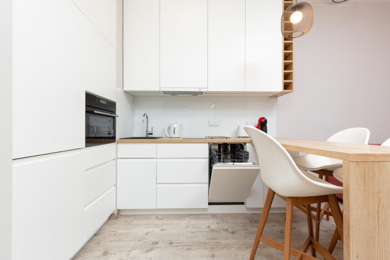 Business Center Apartments Warsaw Wola By Noclegi Renters Екстер'єр фото
