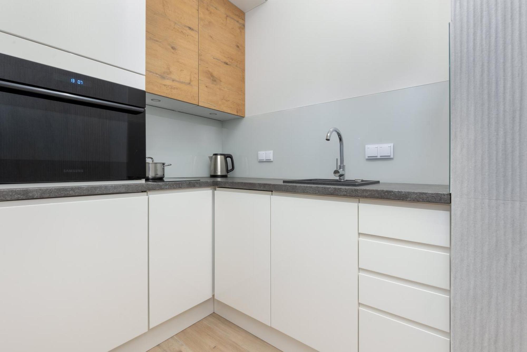 Business Center Apartments Warsaw Wola By Noclegi Renters Екстер'єр фото